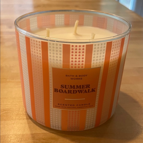 Bath and Body Work Summer Boardwalk Candle three 3 wick bbw popcorn cotton candy - Picture 4 of 4